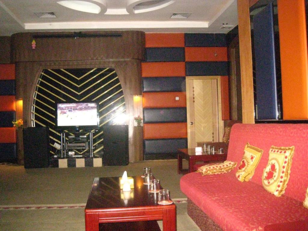 Titan King Casino Hotel Bavet Екстериор снимка