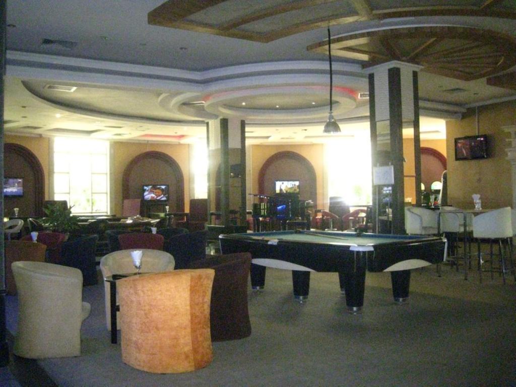 Titan King Casino Hotel Bavet Екстериор снимка